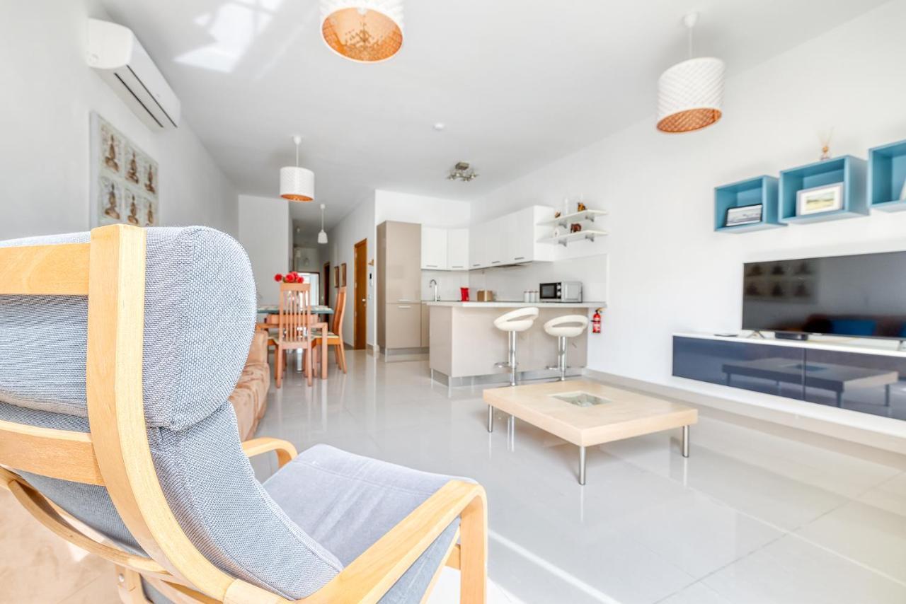 Prime Location Apartment With Side Seaviews Sliema Exteriör bild