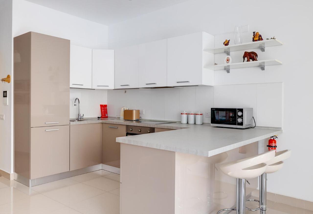 Prime Location Apartment With Side Seaviews Sliema Exteriör bild