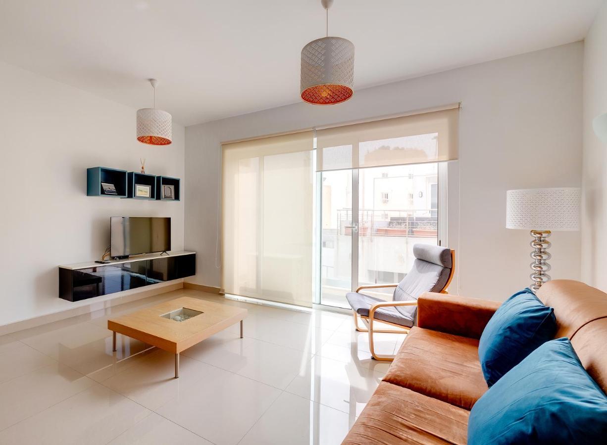 Prime Location Apartment With Side Seaviews Sliema Exteriör bild