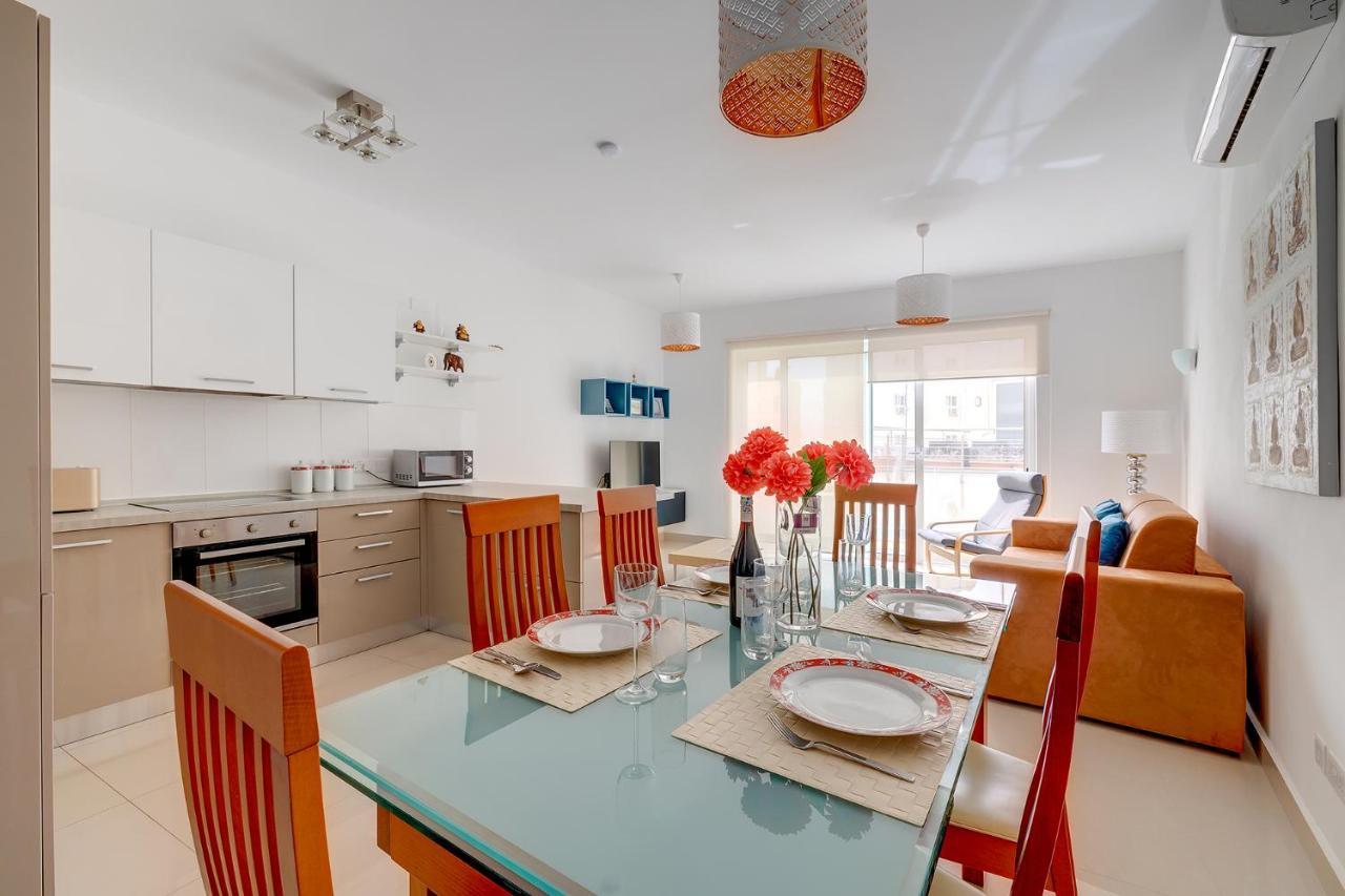 Prime Location Apartment With Side Seaviews Sliema Exteriör bild