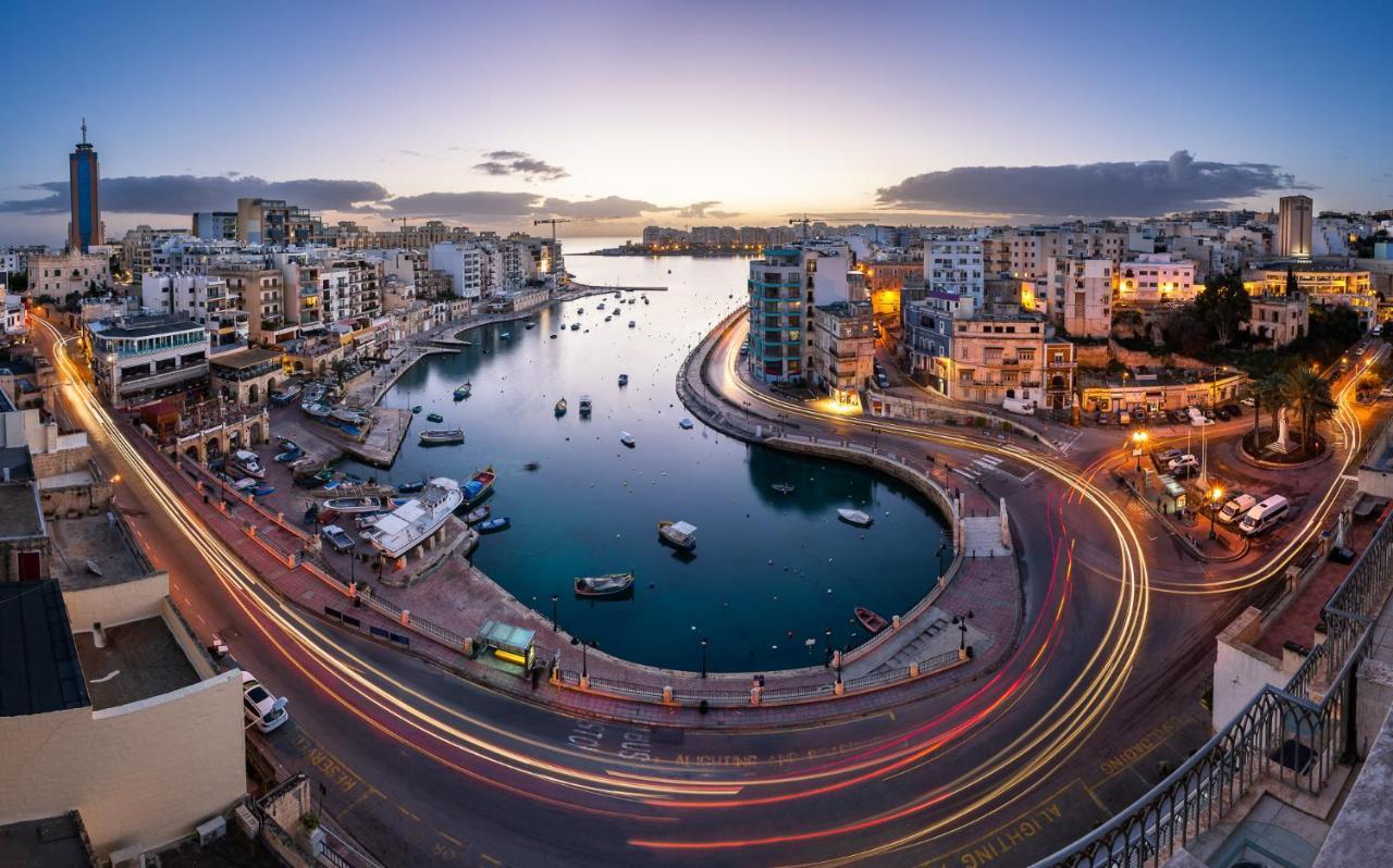 Prime Location Apartment With Side Seaviews Sliema Exteriör bild
