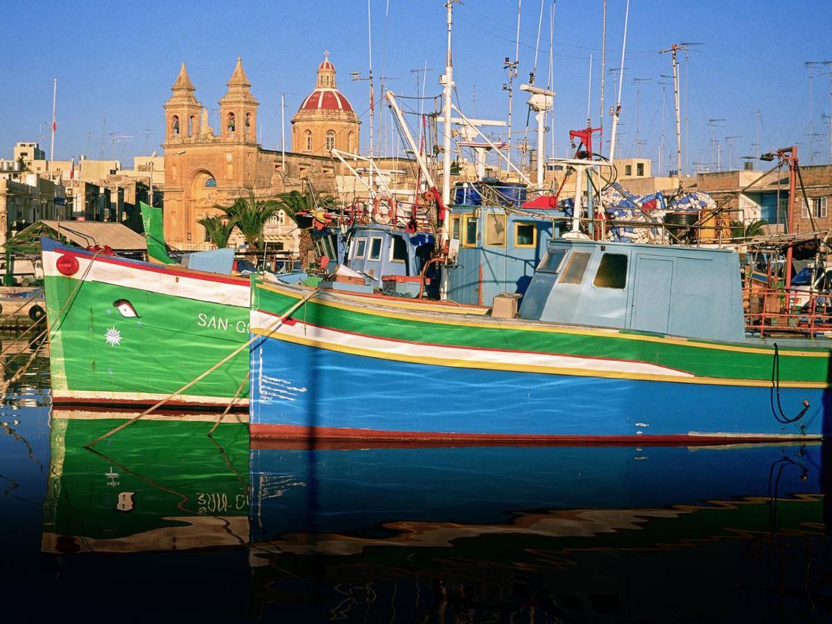Prime Location Apartment With Side Seaviews Sliema Exteriör bild
