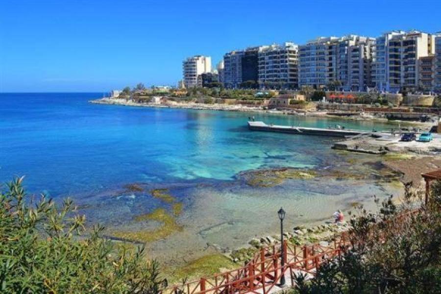 Prime Location Apartment With Side Seaviews Sliema Exteriör bild