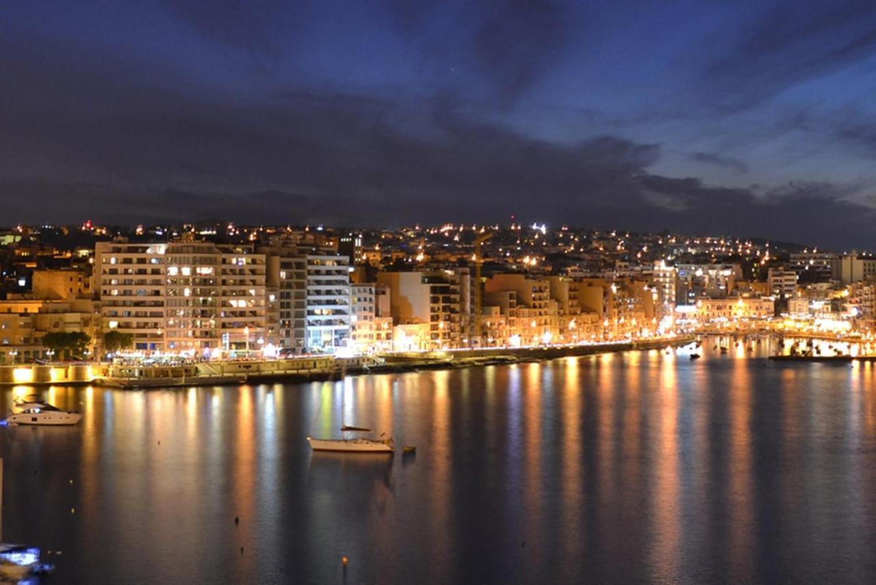 Prime Location Apartment With Side Seaviews Sliema Exteriör bild