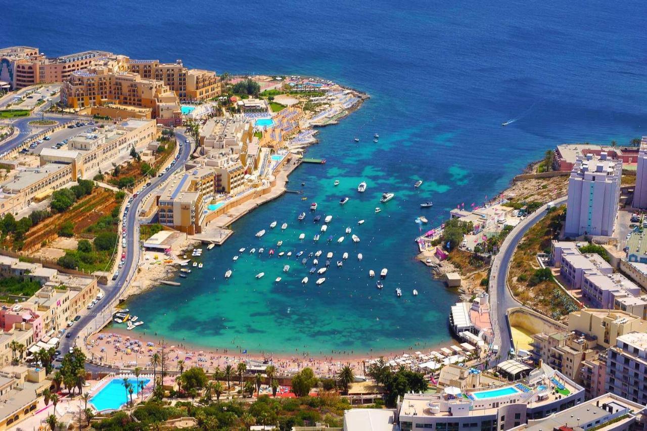 Prime Location Apartment With Side Seaviews Sliema Exteriör bild