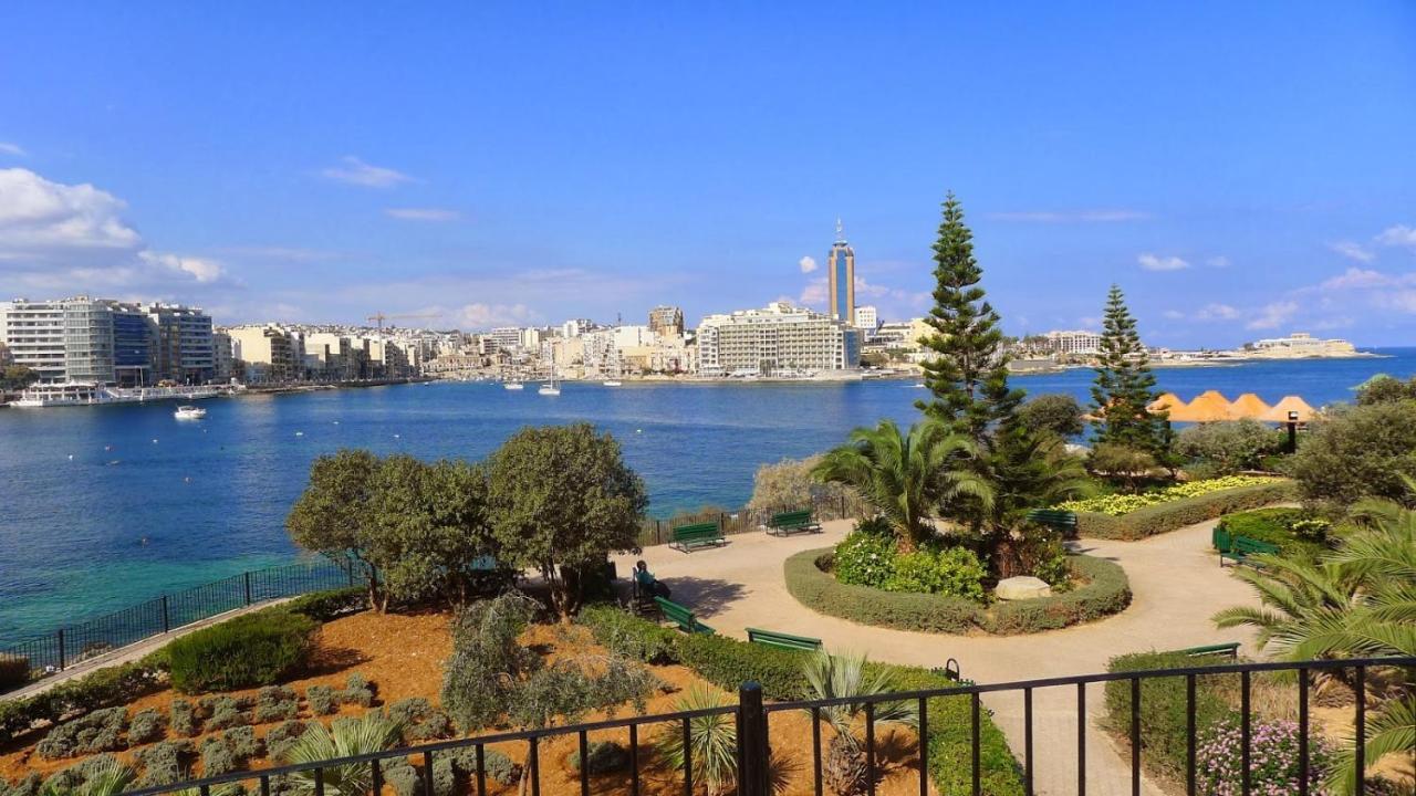 Prime Location Apartment With Side Seaviews Sliema Exteriör bild